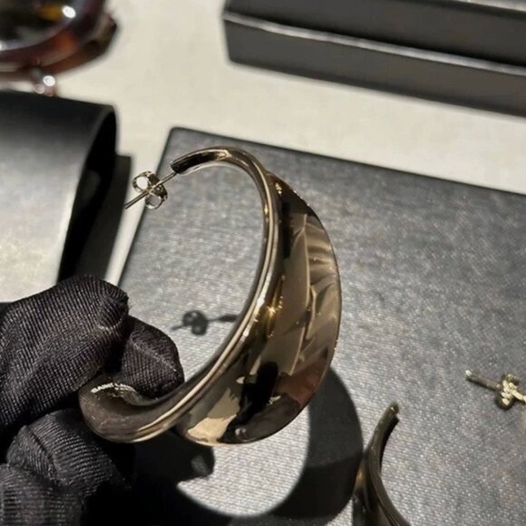 Gold C-Shaped Statement Hoop Earrings – French Chic Minimalist Design - Picture 3 of 8